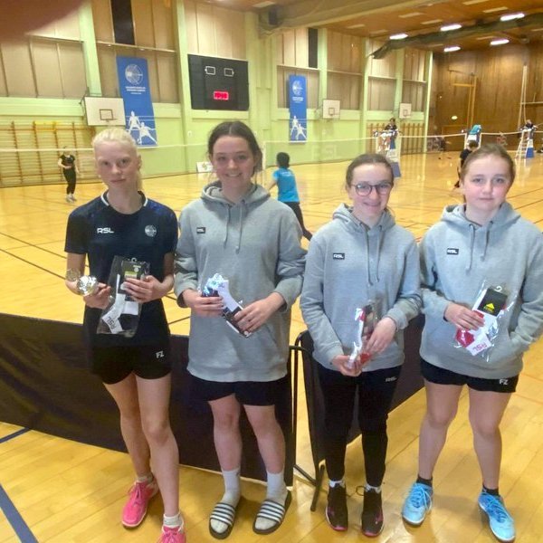 Katla BH, Emma Katrín Helgadóttir Tindastól, Sigurlaug Siglufirði og Elín BH. Myndir af FB síðu Badmintonsdeildar Tindastóls.