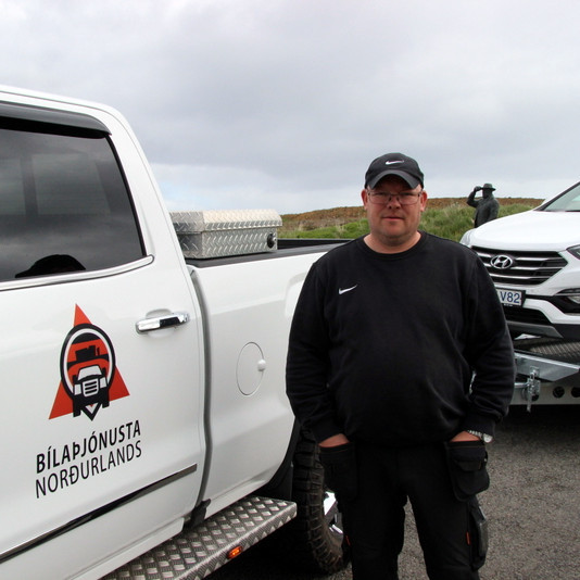 Baldur hefur yfir öflugum tækjum að ráða og vílar ekki fyrir sér að keyra langa vegu til að aðstoða fólk í neyð. Mynd: PF.