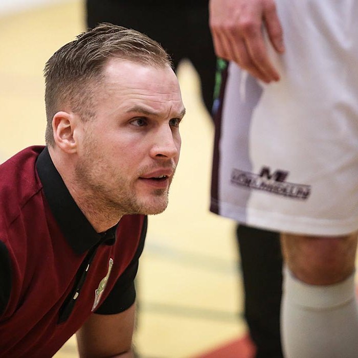 Nú er pressa á Baldri þjálfara. Nær hann að snúa gengi Stólanna við? MYND: HJALTI ÁRNA