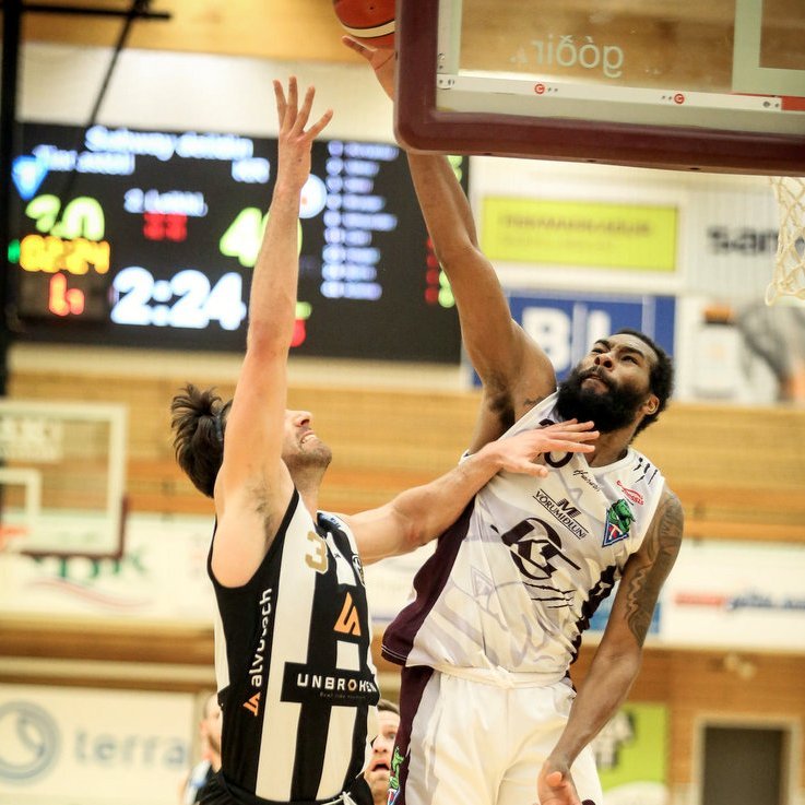 Javon Anthony Bess var atkvæðamestur Tindastóls í leiknum með 19 stig og 23 framlagspunkta. Mynd: Hjalti Árna.