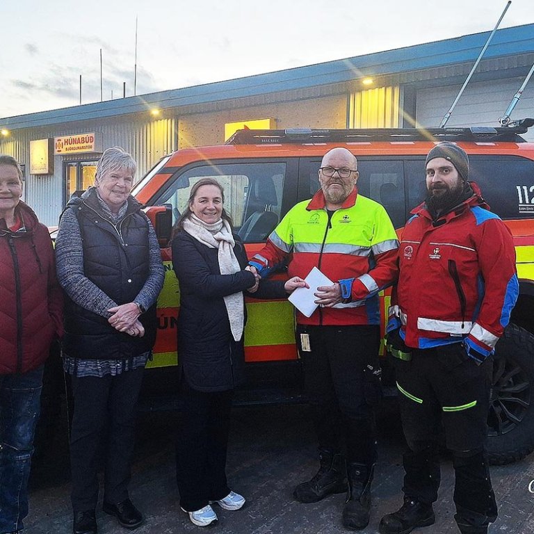 Frá afhendingu styrksins. MYND: GUNNAR ÖRN