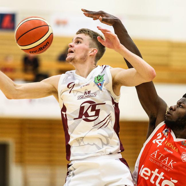 Björgvin Hafþór sýndi góða takta gegn Þórsurum. Ekki er þó alveg ljóst hvað er að gerast þarna. MYND: HJALTI ÁRNA