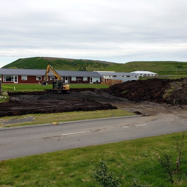 Grunnur fyrsta íbúðarhússins á Blönduósi í rúmlega tíu ár var tekinn fyrir ári síðan. Mynd: huni.is