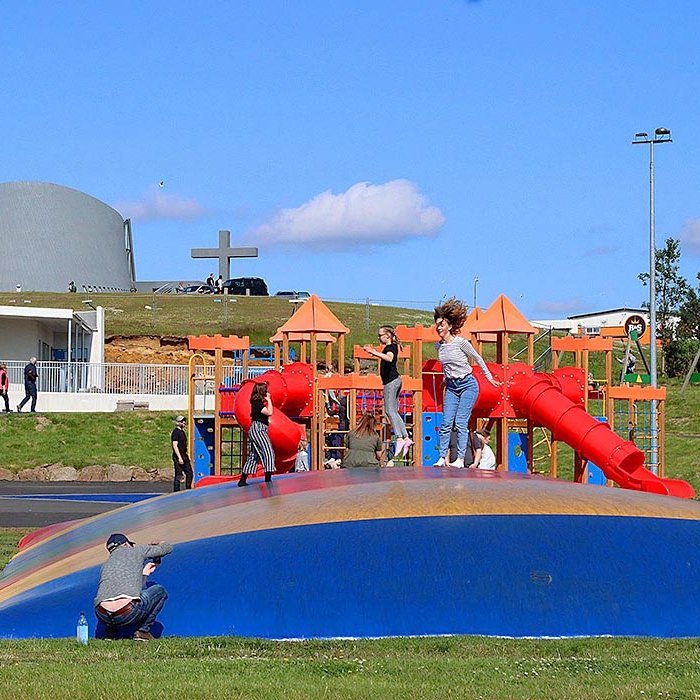 Hluti skólalóðarinnar við Húnaskóla. MYND: ÓAB