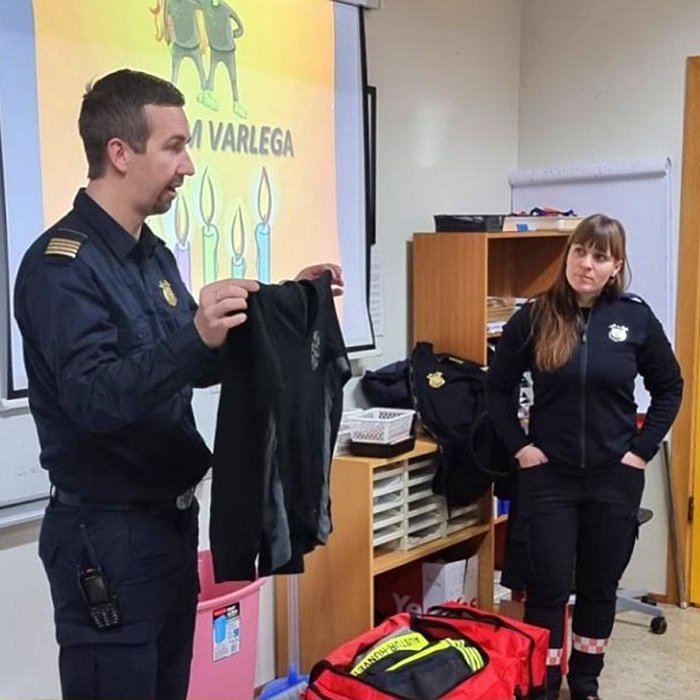 Ingvar og Birna fara yfir málin. MYND: BLÖNDUSKÓLI.IS