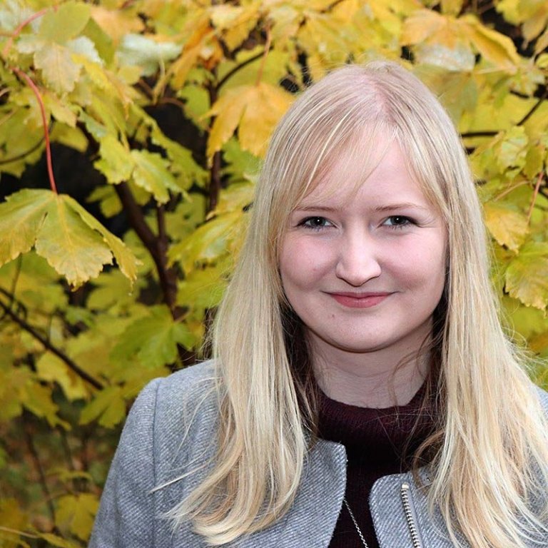 Dagrún Ósk segir gestum frá draugum og ýmsu þeim tengdum. AÐSEND MYND