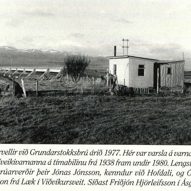 Brúarvellir við Grundarstokksbrú árið 1977. Mynd úr Byggðasögu Skagafjarðar.