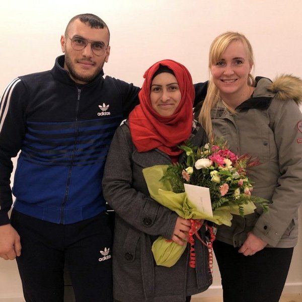 Najeb Mohammad Alhaj Husin og Sabah Mostava ásamt Ingveldi Ásu Konráðsdóttur, stjórnarformanni Bústaðar.