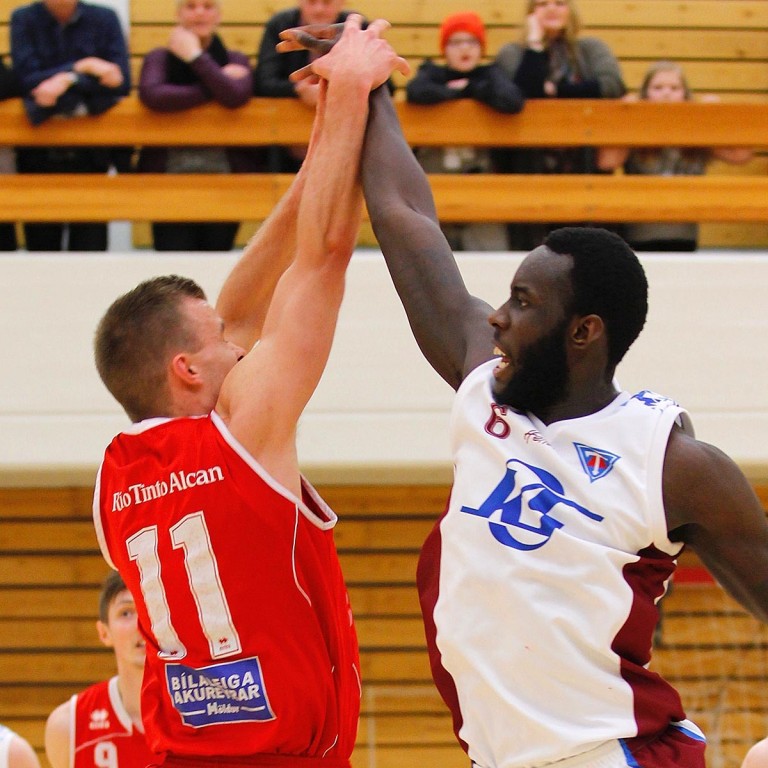 Dempsey í leik gegn Haukum síðasta vor. Því miður naut hans ekki við í úrslitarimmunni gegn KR eftir að hafa fengið heilahristing. Vonandi er kappinn búinn að ná sér eftir að hafa lent á Helga Viggós.