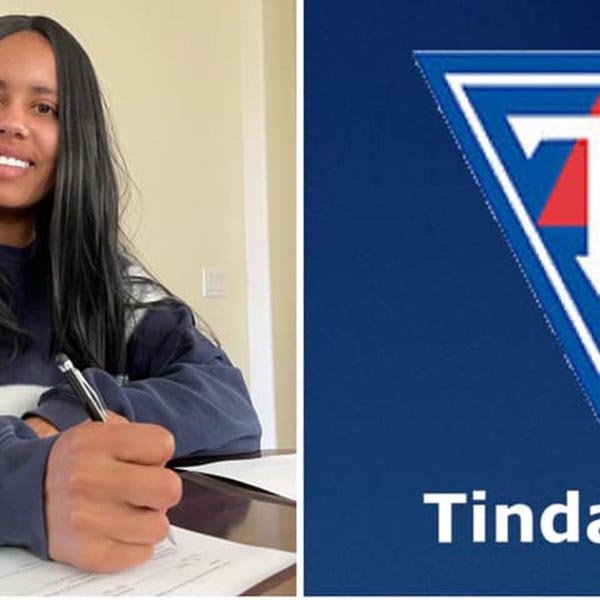 Dom skrifar undir samning við lið Tindastóls. MYND AF FACEBOOK