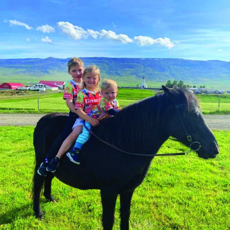 Katla með Kristófer Elmar, Fanndísi Völu og Þórð Braga. AÐSEND MYND