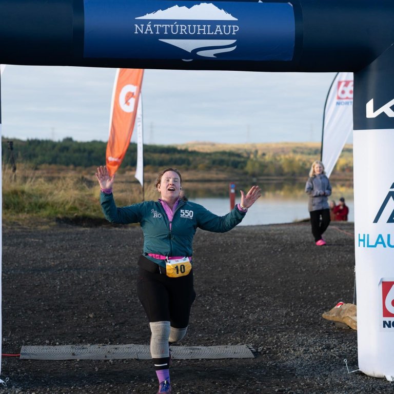 Þuríður Elín að koma í mark eftir 100 mílur eða 160,9 km. MYNDIR AÐSENDAR