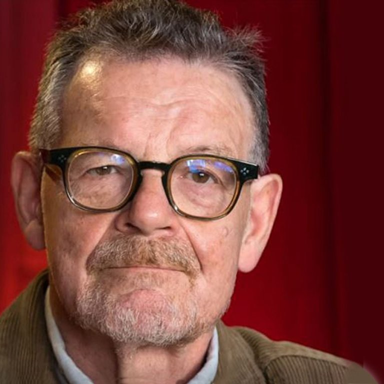 Eiríkur Rögnvaldsson ræðumaður á kirkjukvöldi. MYND AF FACEBOOK