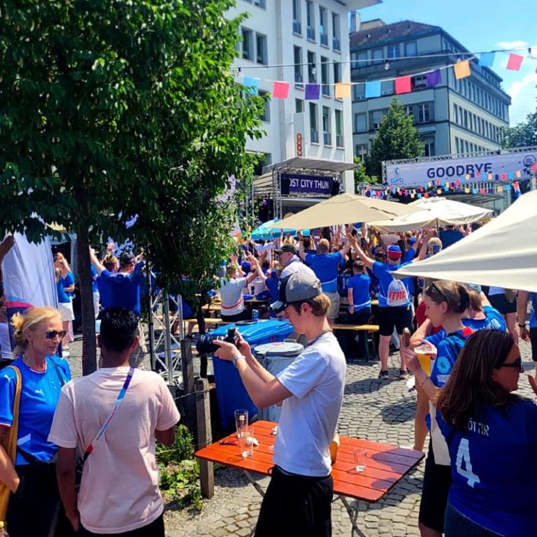 Stemningin er að fara á fullt í Sviss. Áfram Ísland! MYNDIR PALLI