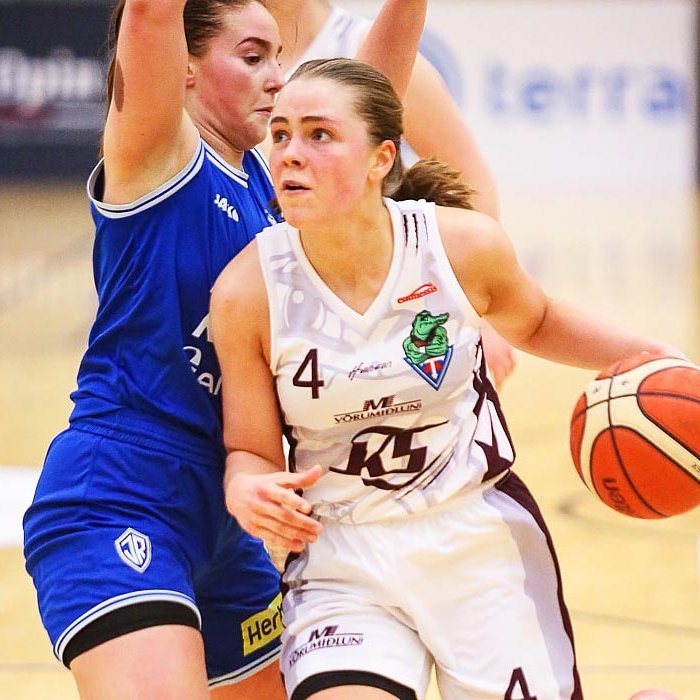 Eva Wium á fullri ferð gegn ÍR-ingum. MYND: HJALTI ÁRNA