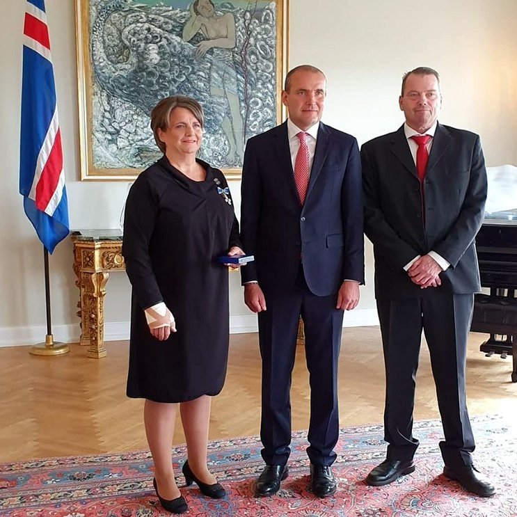 Jóhanna ásamt forseta Íslands, Guðna Th. Jóhannessyni, og manni sínum, Gunnari Rúnari Kristjánssyni. Mynd: Helga Gunnarsdóttir.