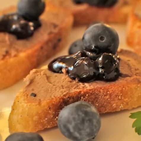 Hreindýralifrarpaté. MYND AF KRYDD OG KRÁSIR.