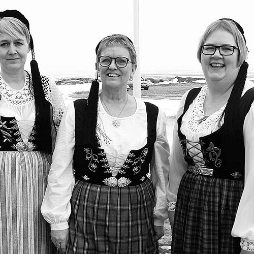 Þrjár þjóðlegar Fljótadömur. Frá vinstri: Íris Jónsdóttir, Sjöfn Guðmundsdóttir, Kristín Sigurrós Einarsdóttir. Myndin tengist ekki fréttinni beint.