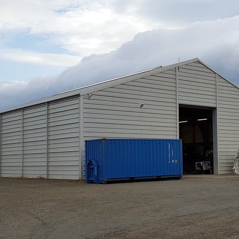 Flokka við Borgarteig 12 á Sauðárkróki en í skoðun er hjá Svf. Skagafirði að eignast húsnæðið til að tryggja sorpflokkun innan héraðsins. Mynd: PF.