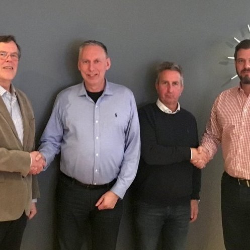 Hjálmar Árnason, framkvæmdastjóri Keilis, Baldvin Birgisson og Guðlaugur Sigurðsson frá Flugskóla Íslands, og Rúnar Árnason, forstöðumaður Flugakademíu Keilis. Mynd: keilir.net