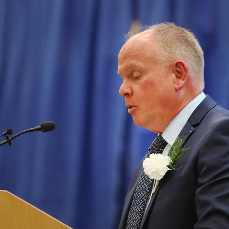 Kristján Bjarni fer yfir skólastarfið í vetur á brautskráningu FNV. MYND: ÓAB