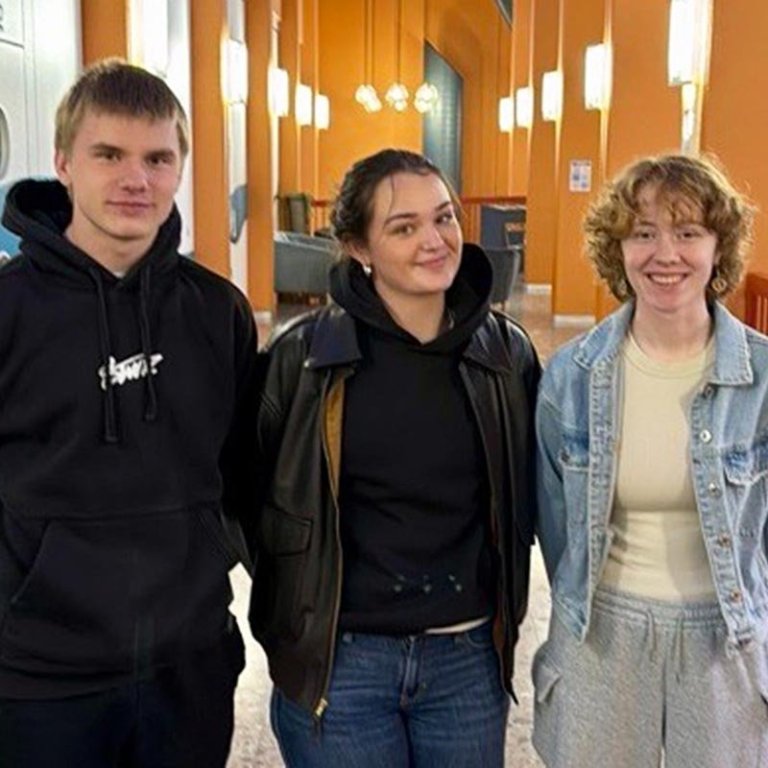 Gettu betur lið FNV 2026. Daníel Smari, Emma Katrín og Snædís Katrín. MYND AF FB FNV