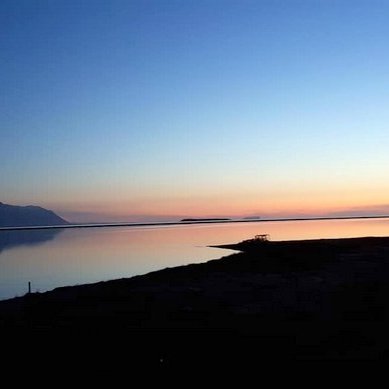 Mikil veðursæld hefur ríkt á Norðurlandi undanfarnar vikur og veðrið fallegt. Þessi mynd sýnir stemninguna um klukkan 2 sl. þriðjudag við Austari Héraðsvötn. Mynd: FE.