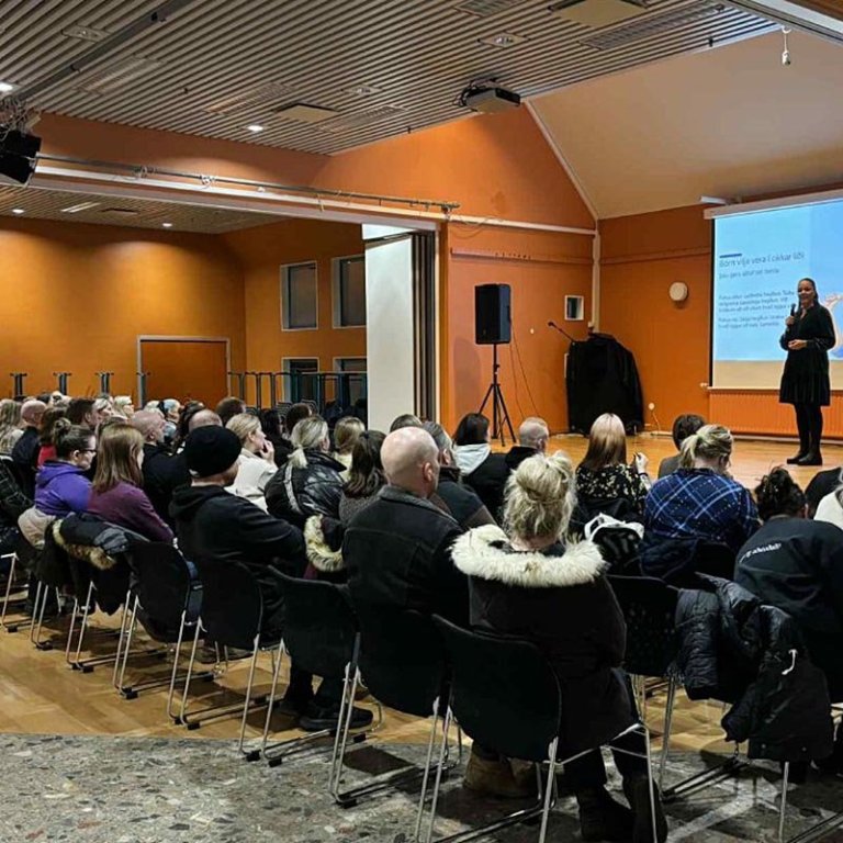 Frá fundinum sem fram fór í bóknamshúsi FNV. MYND AF SKAGAFJÖRÐUR.IS