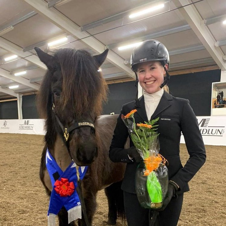 Fredrica og Stormur eftir keppni í gæðingaist á fyrsta móti Meistaradeildar KS í febrúar. Mynd af Facebook-síðu deildarinnar.