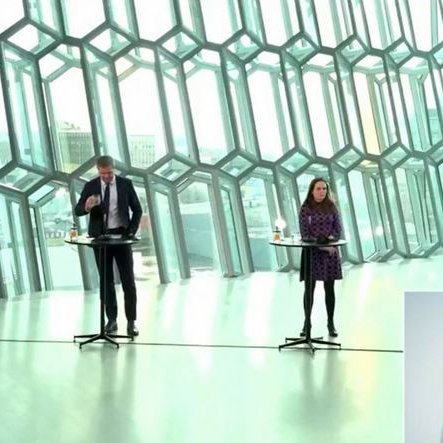 Frá blaðamannafundi í Hörpu fyrr í dag þar sem ríkisstjórn Íslands kynnti hertar aðgerðir í sóttvörnum Covid-19 sem taka munu gildi á miðnætti. Skjáskot af FB Almannavarna.