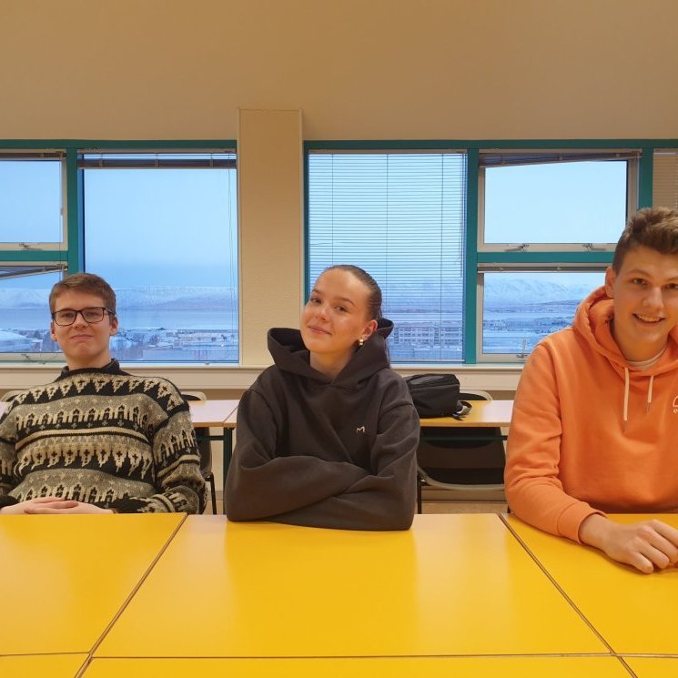 Alexander Victor, Steinunn Daníella og Atli Steinn en þau keppa fyrir hönd skólans í Gettu betur í janúar.