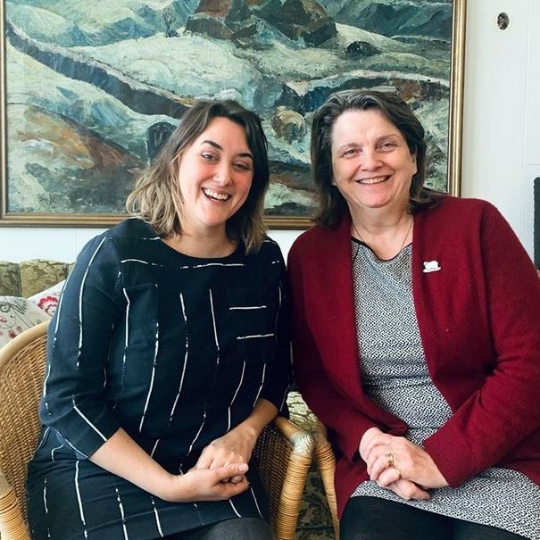 Greta Clough og Jóhanna Pálmadóttir, verkefnastjóri hjá Textílmiðstöð Íslands. Mynd af Facebooksíðu Textílmiðstöðvar Íslands.