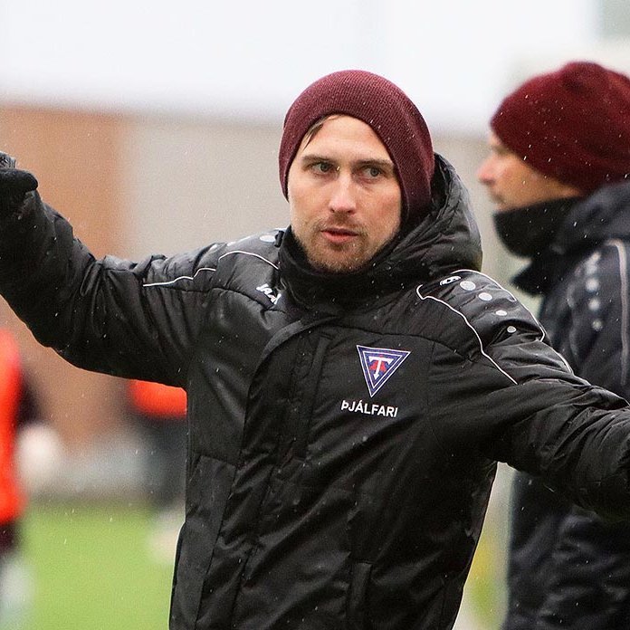 Guðni Þór þjálfari Tindastóls. Jónsi félagi hans úr fókus á bakvið. MYND: ÓAB