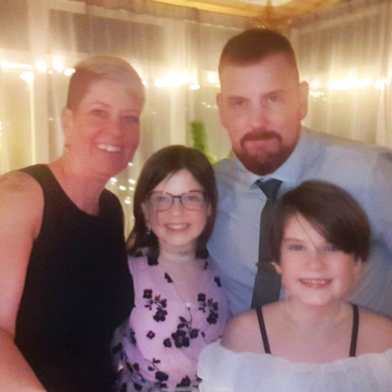 Guðrún og fjölskylda. MYND AÐSEND.