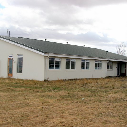 Háholt mun væntanlega iða af lífi á ný en áætlað er að reka þar sumarbúðir í sumar. Mynd: PF.