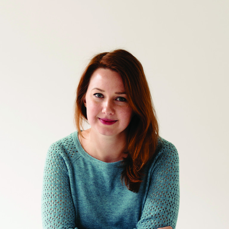 Hannah Kent, höfundur metsölubókarinnar Náðarstund, er í opnuviðtali Feykis í þessari viku. Hannah dvaldi á Sauðárkróki i jólafríi sínu, ásamt foreldrum sínum og systur.