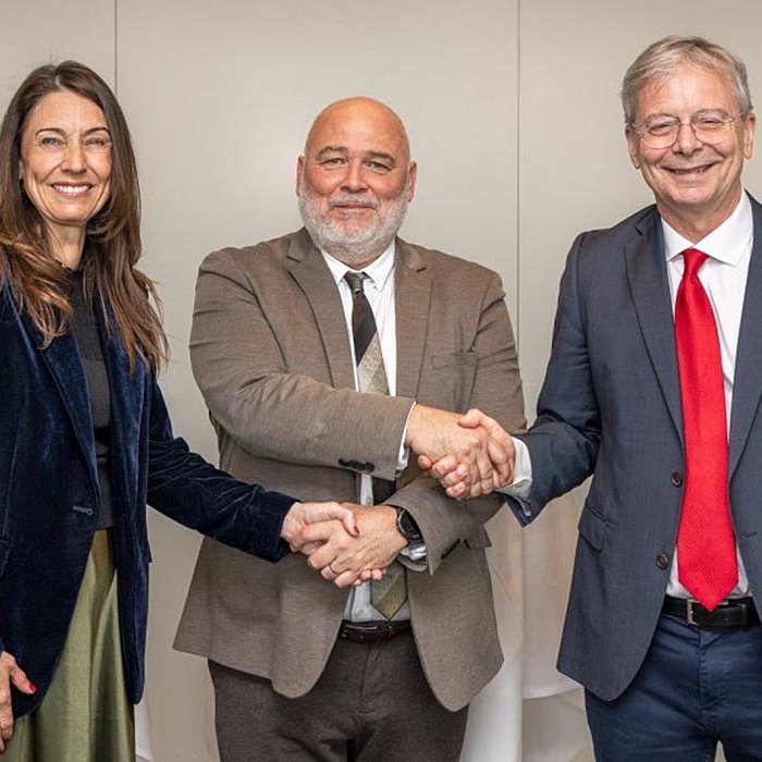 Hólmfríður, Logi og Jón Atli við undirritunina í dag. MYND: Gunnar Sveinsson