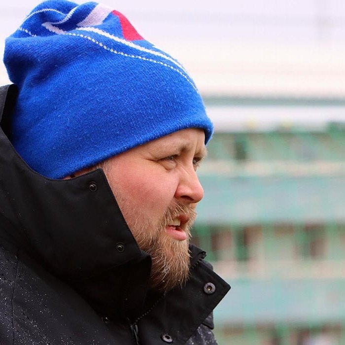 Haukur þjálfari á vellinum. MYND: ÓAB