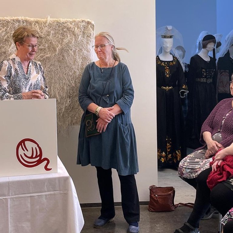 Elín S. Sigurðardóttir og Guðrún Hadda Bjarnadóttir. og gestir. MYNDIR: Hjálmar Sigurðsson