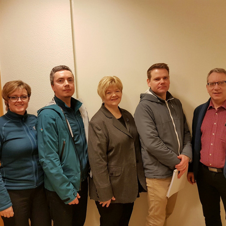 Fulltrúar VTÍ Hulda Ragnheiður Árnadóttir og Jón Örvar Bjarnason ásamt Ástu Pálmadóttur sveitarstjóra Sveitarfélagsins Skagafjarðar, Indriða Þór Einarssyni og Margeiri Friðrikssyni sviðsstjórum sveitarfélagsins. Mynd: skagafjörður.is