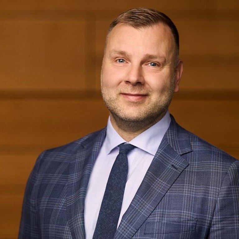 Helgi Freyr Margeirsson útibússtjóri. MYND AF VEF LANDSBANKANS