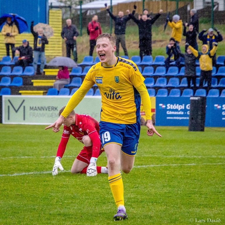 Hilmir Rafn fagnar marki með liði Fjölnis í sumar. MYND: FB/Fjölnir/Lars Davíð