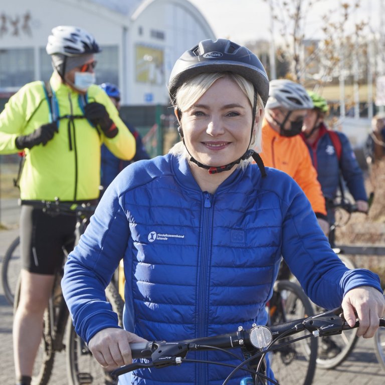Lilja Alfreðsdóttir mennta- og menningarmálaráðherra við setningu Hjólað í vinnuna fyr í morgun. Mynd af vef ÍSÍ.