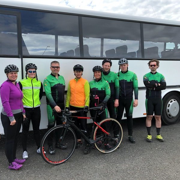 Hluti félaga í Hjólreiðafélaginu Drangeyju á æfingu. Aðsend mynd.