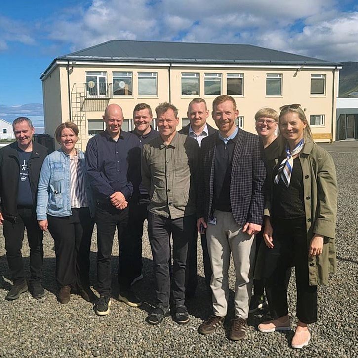 Glaðbeitt byggingarnefndi ásamt nokkrum vel völdum. MYND AF SKAGAFJÖRÐUR:IS