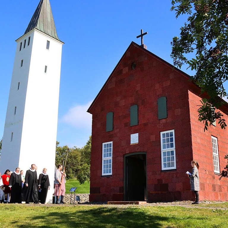 Frá Hólahátíð 2023. Það var fallegt veðrið í Skagafirði þegar hátíðarsamkoma hófst í Hóladómkirkju kl. 14. á sunnudag. MYND: ÓAB