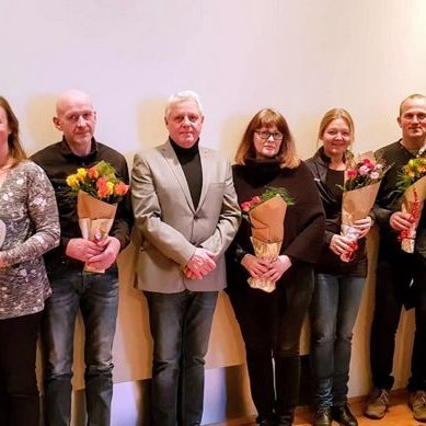 Afburða hrossaræktarbú í Skagafirði heiðruð. Hrossaræktarbú ársins í Skagafirði 2018 var Íbishóll. Talið frá vinstri Magnús Bragi Magnússon, Elísabeth Jansen, Gísli Gíslason, Skapti Steinbjörnsson, Hildur Claessen, Mette Mannseth, Björn Friðriksson og Harpa Hafsteinsdóttir. Myndir: Rósa María Vésteinsdóttir.