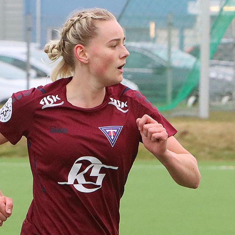 Hugrún Páls gerði glæsimark á 10. mínútu en það dugði ekki til. Lið Tindastóls hefur gert sex mörk í fimm fyrstu leikjunum og hafa fimm leikmenn gert mörkin sem er ánægjulegt. MYND: ÓAB