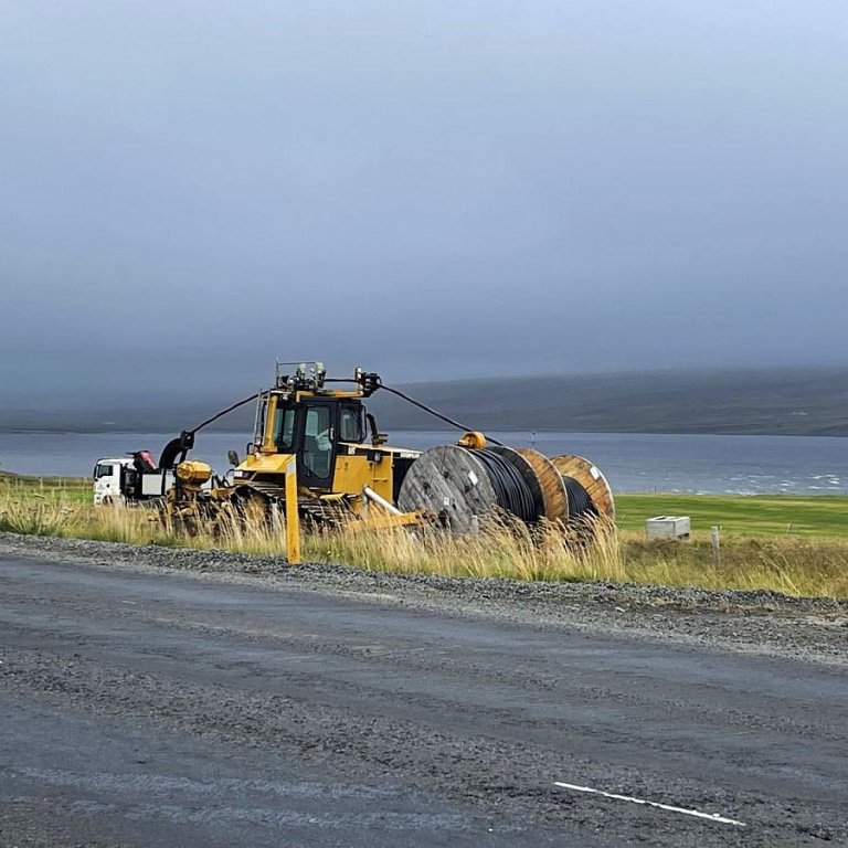 Lagning jarðstrengs í Hrútafirði. MYND: HÚNAÞING.IS