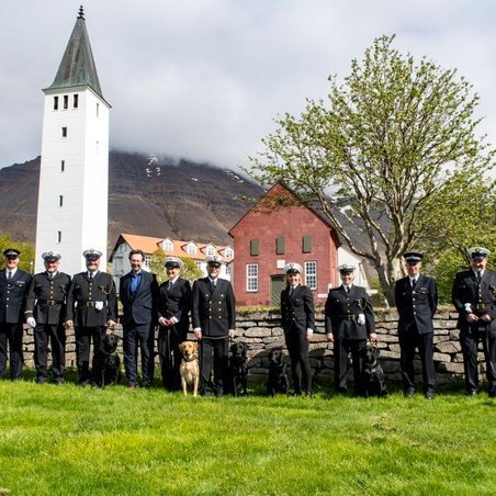 Útskrift fíkniefnahunda og þjálfara þeirra á Hólum 2019. Mynd: Höskuldur B. Erlingsson.